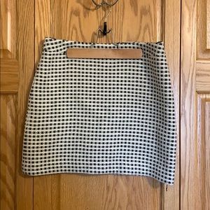 Banana Republic tweed mini skirt. Size 4